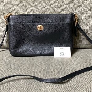 BRAND NEW 🔥 BLACK COUCH PURSE 😍